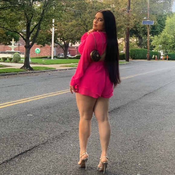 Meet your Posher, Leonela - Picture 1 of 1